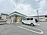 周辺：ファミリーマート 松戸小金城趾駅前店 300m