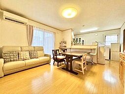 利便性に優れ穏やかな街並みに佇む戸建て