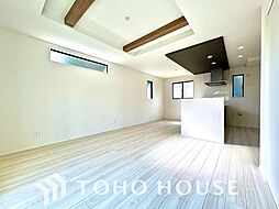 奥行きのあるワイドバルコニー 洗濯動線の良い新築邸宅