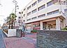 周辺：横浜市立新田中学校 徒歩8分。 580m