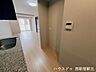 キッチン：壁面を活用しやすい便利な空間