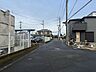 外観：前面道路含む現地写真