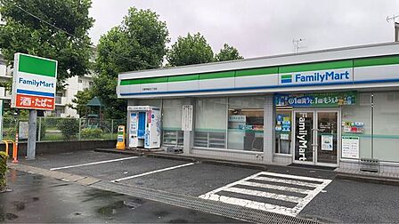 ファミリーマート 三郷早稲田七丁目店 1180m