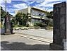 周辺：豊四季中学校 柏市立豊四季中学校の写真です。進学先を考えるうえで、学校までの道のりや周辺の雰囲気も気になるところ。物件をご見学の際には、通学経路や道路の様子もあわせてご確認いただけます。ぜひお気軽に…