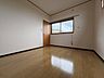 洋室：2階洋室6帖