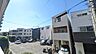その他：目の前には住宅街の街並み。周辺の雰囲気も現地でご確認いただけます。
