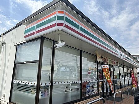 セブンイレブン立野3丁目店まで640m徒歩8分