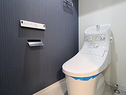 [トイレ] 温水洗浄便座付トイレ交換済です。●　住宅ローンご相談承ります。 【例】　自己資金はどれくらい用意すればよいの？　　「変動と固定」どちらを選んだらよいの？　