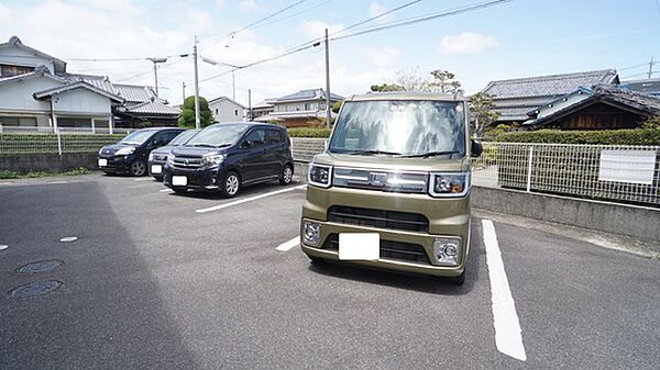 画像3:駐車場