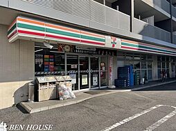 [周辺] セブンイレブン横浜鶴見中央3丁目店 徒歩1分。時間がない時にさっと寄れて便利なコンビニ。 60m
