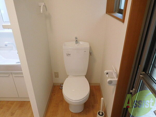 画像9:おトイレも真っ白!
