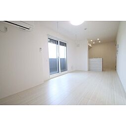 サンライズガーデンさくら 205 2階1LDKのリビング/ダイニング