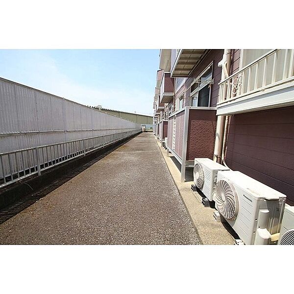 apartment 茨城県かすみがうら市稲吉5丁目
地図を見る