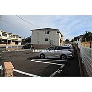 敷地内に駐車場ご用意しております