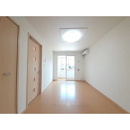 ゴールデン赤田_内装_0