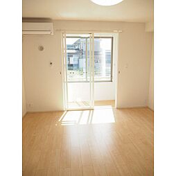 カルムセゾン 101 1階1Kのリビング/ダイニング