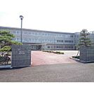中学校「南部中学校まで750ｍ」