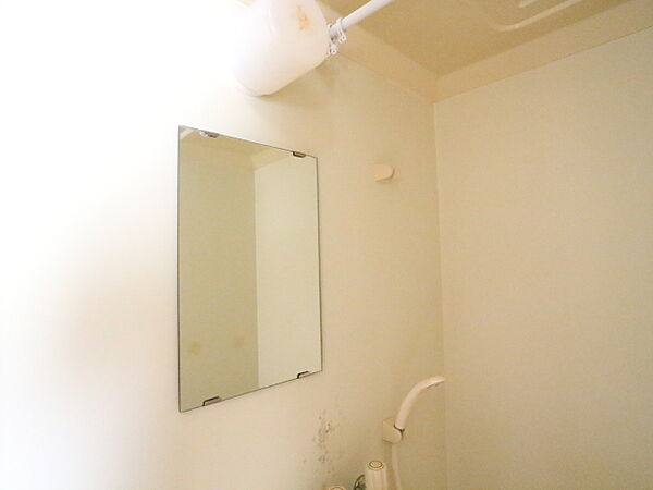 画像22:お風呂には鏡もございます。