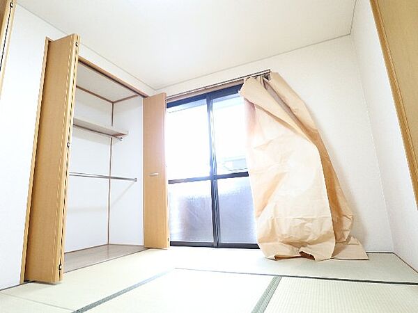 画像28:和室がひろがる居住スペース