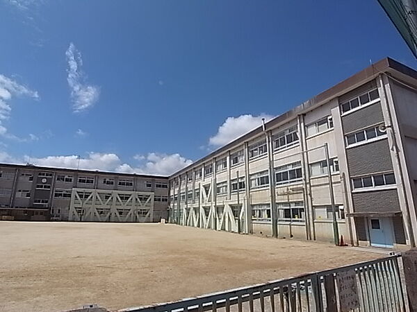 画像15:【小学校】奈良市立富雄北小学校まで472ｍ