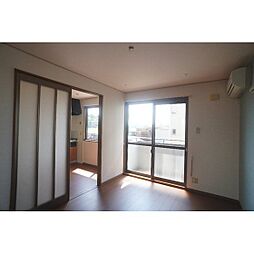 ミンガル 102 1階2Kのリビング/ダイニング