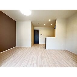 メゾン・デュ・ソレイユ（Maison du Soleil） 1階1LDKのリビング/ダイニング