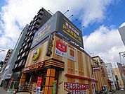 ドン・キホーテ十三店 210m