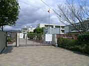箕面市立西南小学校 396m