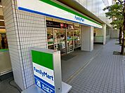 ファミリーマート北野高校前店 93m