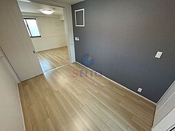 阪急宝塚本線 岡町駅 徒歩11分の賃貸アパート 3階1LDKのリビング/ダイニング