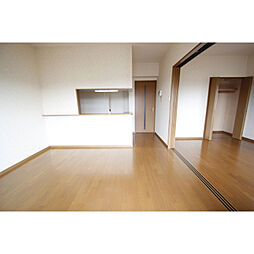 エイブル春日 5階2LDKのリビング/ダイニング