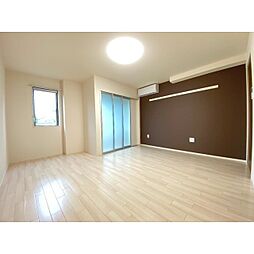 エバーレジデンス 1階1Kのリビング/ダイニング