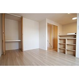 カーサイルフィオーレ 2階1LDKのリビング/ダイニング