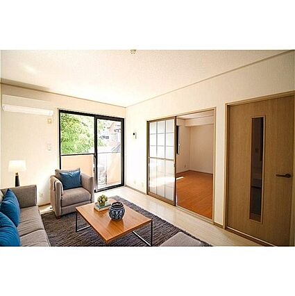 デルプラト_内装_0