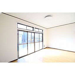 岡見上池台戸建 3LDKのリビング/ダイニング