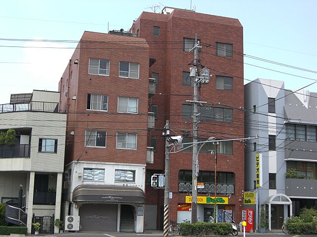 2 / 4