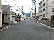 見通しの良い前面道路です。