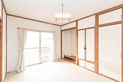 ゆっくりとくつろげる和室6帖♪