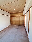 天井までしっかりと収納できる押入です♪