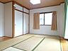 室内：収納付きでお部屋をすっきりと使えますよ♪