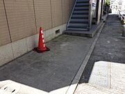 階段前にある駐輪スペースです