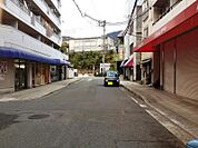 歩道もしっかりと確保された前面道路♪