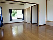 お手入れのしやすいフローリングのお部屋です♪