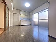 DK8帖はバルコニーに面した明るいお部屋です♪