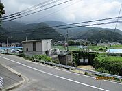 東　三篠川