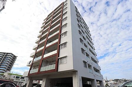 落ち着いた雰囲気のマンション外観。?管理の行き届いた建物です。