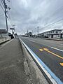 平和通り沿いで...