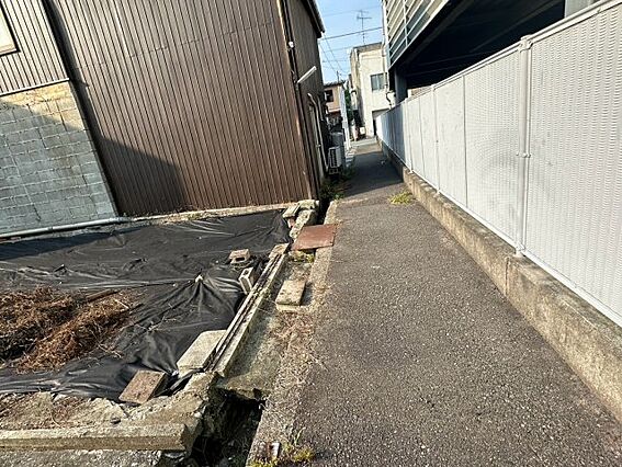 【周辺】東側道...