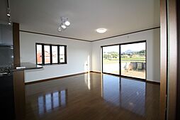 丸亀市川西町南 一戸建 5SLDKのリビング/ダイニング