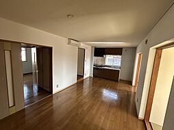 高知市西秦泉寺　3LDK　3F（最上階・角部屋・P1台込) 3階3LDKのリビング/ダイニング